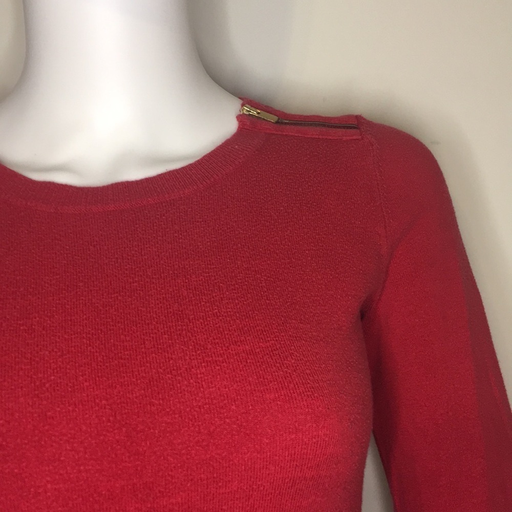 Banana Republic Red Sweater - Picture 2 of 10